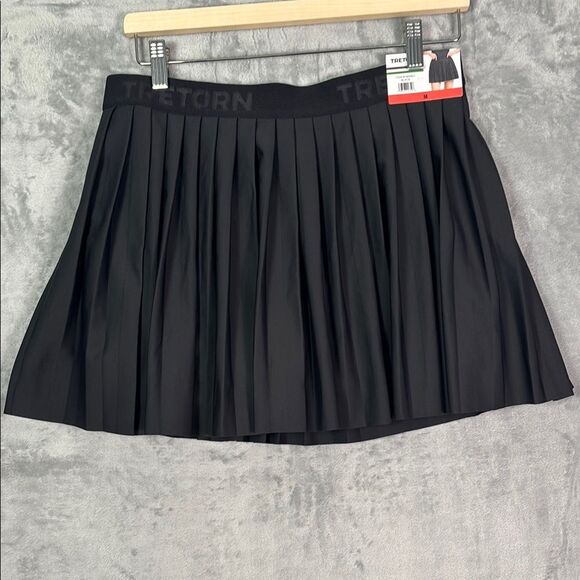 NWT New Tretorn Black Pleated Athletic Skort Size Medium - Picture 1 of 7